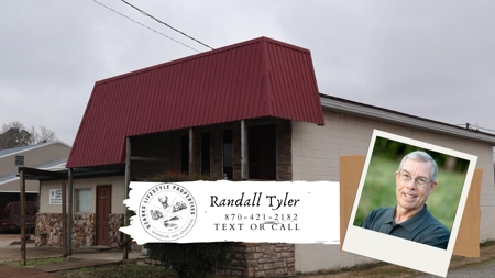 Commercial Building on Courthouse Square in Salem, AR - image 18