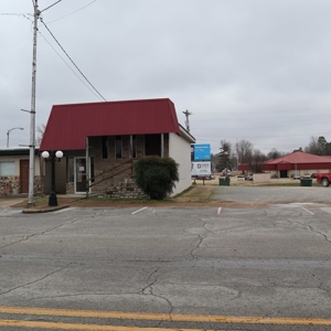 Commercial Building on Courthouse Square in Salem, AR - image 2