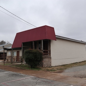 Commercial Building on Courthouse Square in Salem, AR - image 1