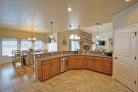 Montrose Ridgway CO Home Incredible Mountain Views For Sale - image 10