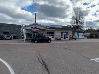 Convenient Store, Restaurant For Sale, Big Sandy Tennessee, - image 1