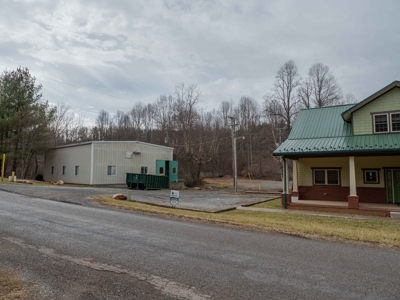 Commercial Building for Sale in Floyd VA - image 11