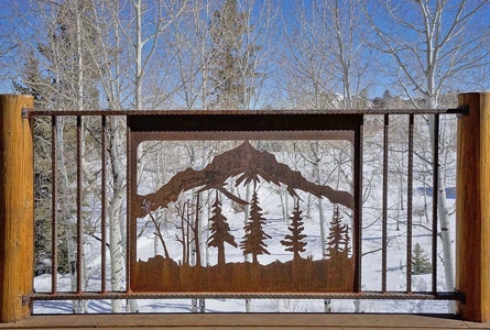 Ridgway Colorado Mountain Log Home for Sale - image 11