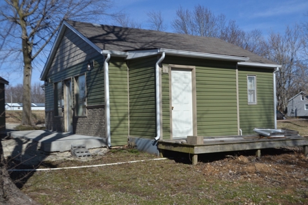 FOR SALE Commercial building, potential residence - image 7