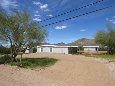 3 Bedroom Apache Junction Horse Property For Sale - image 2