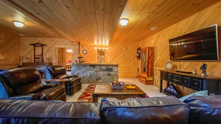 Log Home  with acreage located in Southern Brown County Ohio - image 30