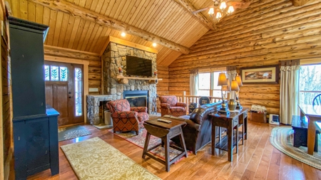 Log Home  with acreage located in Southern Brown County Ohio - image 15