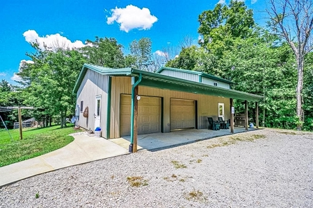 Log Home  with acreage located in Southern Brown County Ohio - image 40