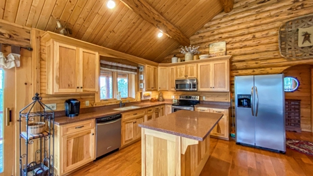 Log Home  with acreage located in Southern Brown County Ohio - image 17