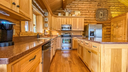 Log Home  with acreage located in Southern Brown County Ohio - image 18