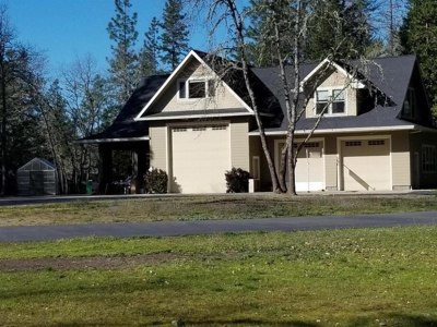 Serene & Secluded Home on 2.5 Acres in Grants Pass Oregon - image 1