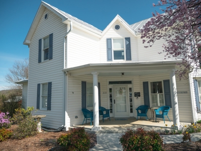 Stunning Historical Home for Sale in The Town of Floyd VA! - image 1