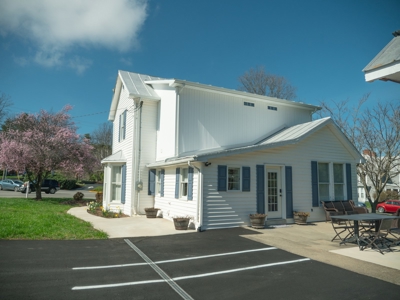 Stunning Historical Home for Sale in The Town of Floyd VA! - image 40