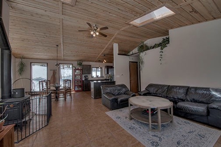 Mountain Modern Colorado home with fresh air and bright sun - image 13