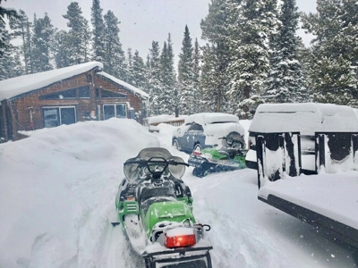 Mountain Modern Colorado home with fresh air and bright sun - image 20