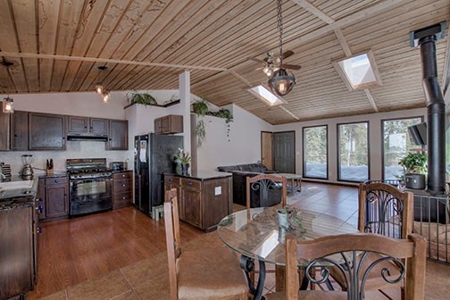 Mountain Modern Colorado home with fresh air and bright sun - image 8