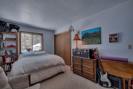 Mountain Modern Colorado home with fresh air and bright sun - image 11