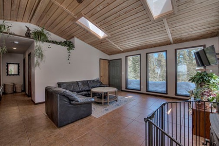 Mountain Modern Colorado home with fresh air and bright sun - image 4