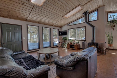 Mountain Modern Colorado home with fresh air and bright sun - image 2