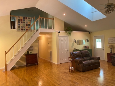 Home and land for sale Southeast Oklahoma - image 27