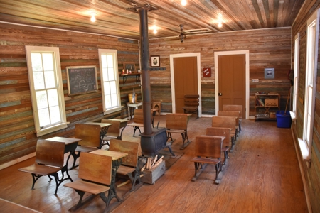 Henderson Co TN Log & Wood home, Barn, Ponds, School & Acres - image 9