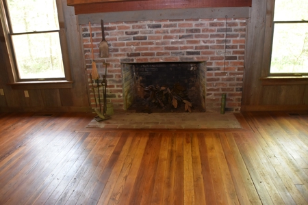 Henderson Co TN Log & Wood home, Barn, Ponds, School & Acres - image 24