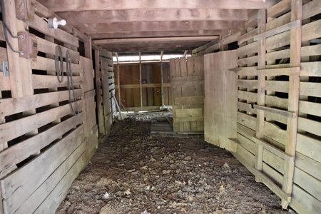 Henderson Co TN Log & Wood home, Barn, Ponds, School & Acres - image 32