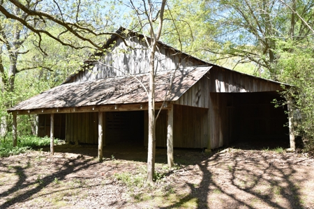 Henderson Co TN Log & Wood home, Barn, Ponds, School & Acres - image 6