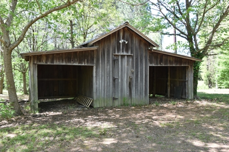 Henderson Co TN Log & Wood home, Barn, Ponds, School & Acres - image 43