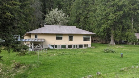 Escape to Your Own Riverside Paradise in North Central Idaho - image 2
