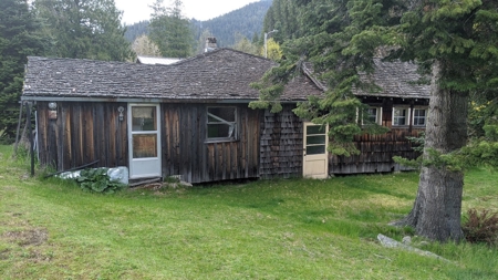 Escape to Your Own Riverside Paradise in North Central Idaho - image 7