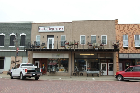 Clyde, Cloud County, Kansas – Loft Apartment – Business Sale - image 1