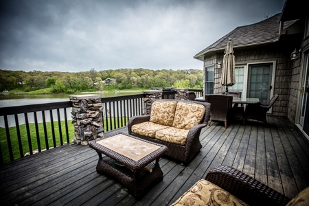 Beautiful Southern Iowa Lakefront Home - image 35