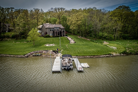 Beautiful Southern Iowa Lakefront Home - image 36