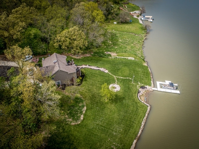 Beautiful Southern Iowa Lakefront Home - image 44