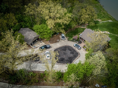 Beautiful Southern Iowa Lakefront Home - image 43