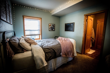 Beautiful Southern Iowa Lakefront Home - image 1