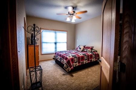 Beautiful Southern Iowa Lakefront Home - image 18