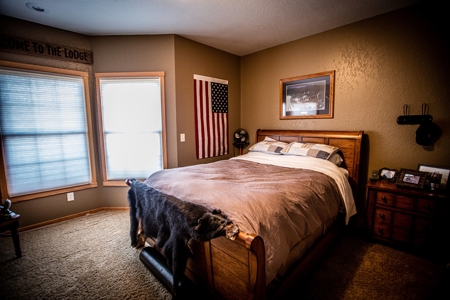 Beautiful Southern Iowa Lakefront Home - image 25