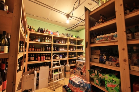 Turn Key Income Producing Liquor Store with Living Quarters - image 4