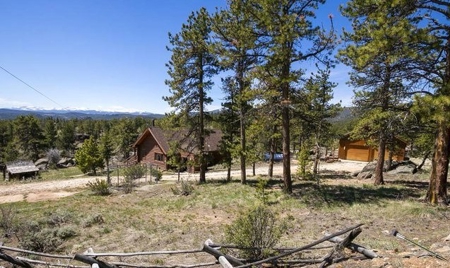 Quintessential Log Cabin - image 3