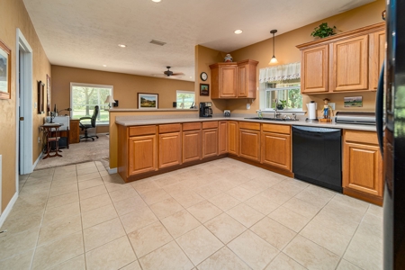 COUNTRY HOME FOR SALE ON 10 ACRES - Trenton, Gilchrist Co FL - image 9