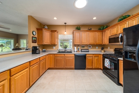 COUNTRY HOME FOR SALE ON 10 ACRES - Trenton, Gilchrist Co FL - image 7