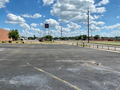 Southern Oklahoma Commercial Location On High Traffic Hwy 77 - image 24