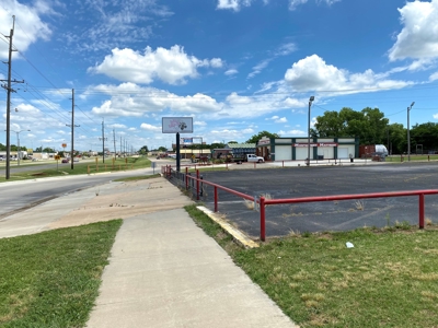 Southern Oklahoma Commercial Location On High Traffic Hwy 77 - image 39
