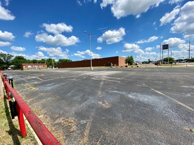 Southern Oklahoma Commercial Location On High Traffic Hwy 77 - image 25