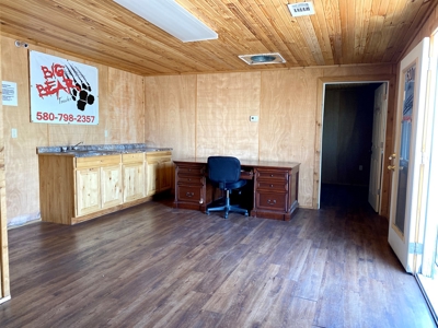 Southern Oklahoma Commercial Location On High Traffic Hwy 77 - image 7