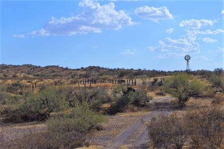 252+/- Head Cattle Ranch , Gordon Family Ranch, Aguila, AZ - image 22