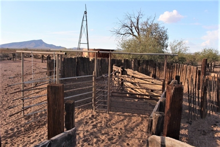 252+/- Head Cattle Ranch , Gordon Family Ranch, Aguila, AZ - image 30