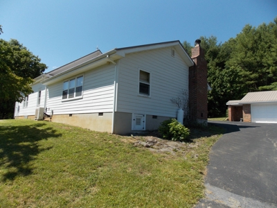 Home and Acreage for Sale in Riner VA - image 3